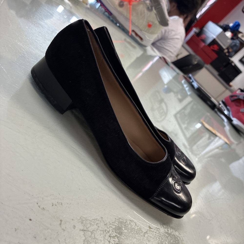 Salvatore Ferragamo Suede Square Toe Black Flats Pre Owned No Box Used SZ 5